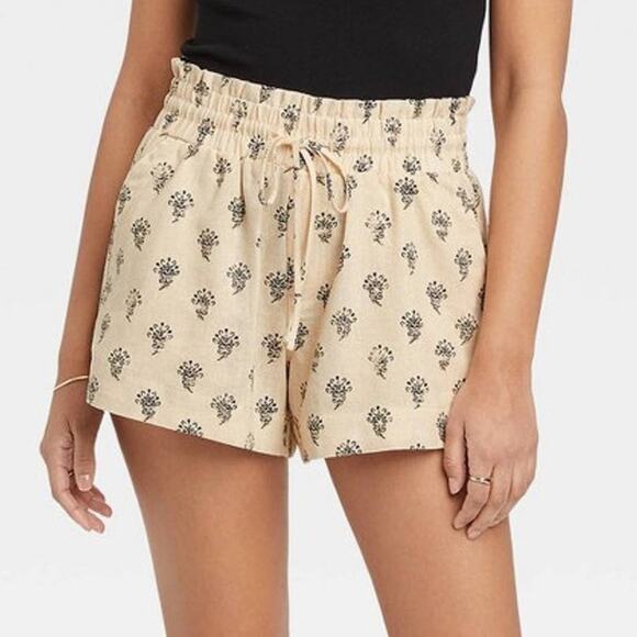 A New Day High-Rise Pull-On Shorts Womens Size XL Cream Color Floral Print New - Picture 1 of 7